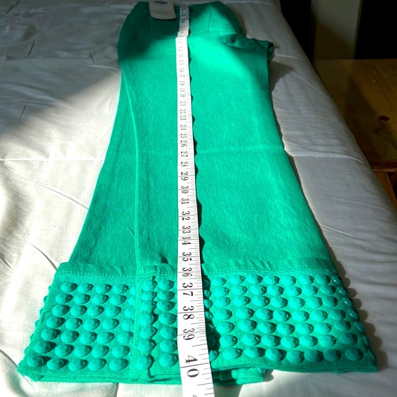DG2 by DIANE GILMAN VIBRANT GREEN MATCHING JEANS AND JACKET WITH GREEN BUTTONS - Picture 11 of 12